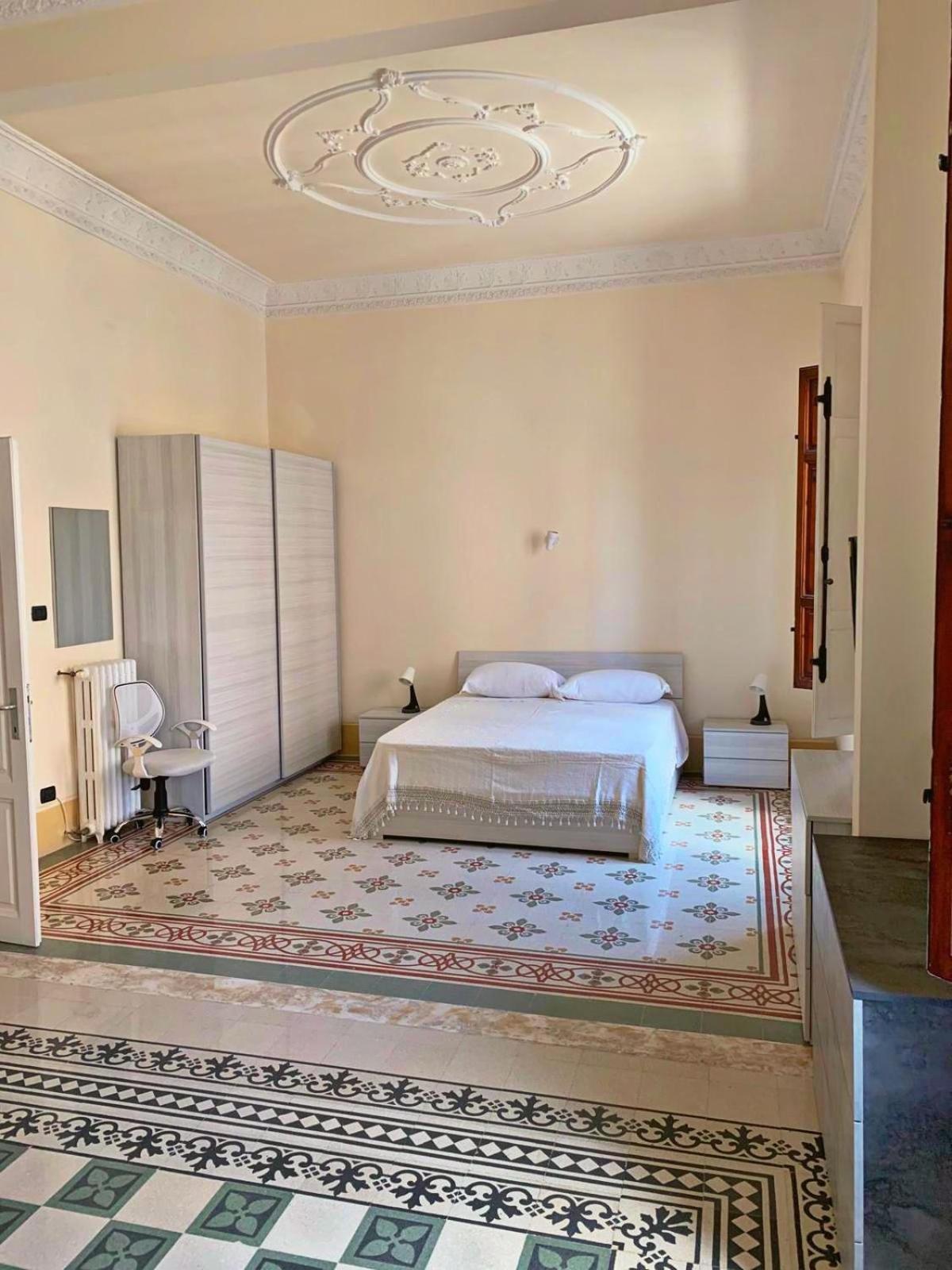 La Villa Dell'Orologio Santa Croce sull' Arno Luaran gambar