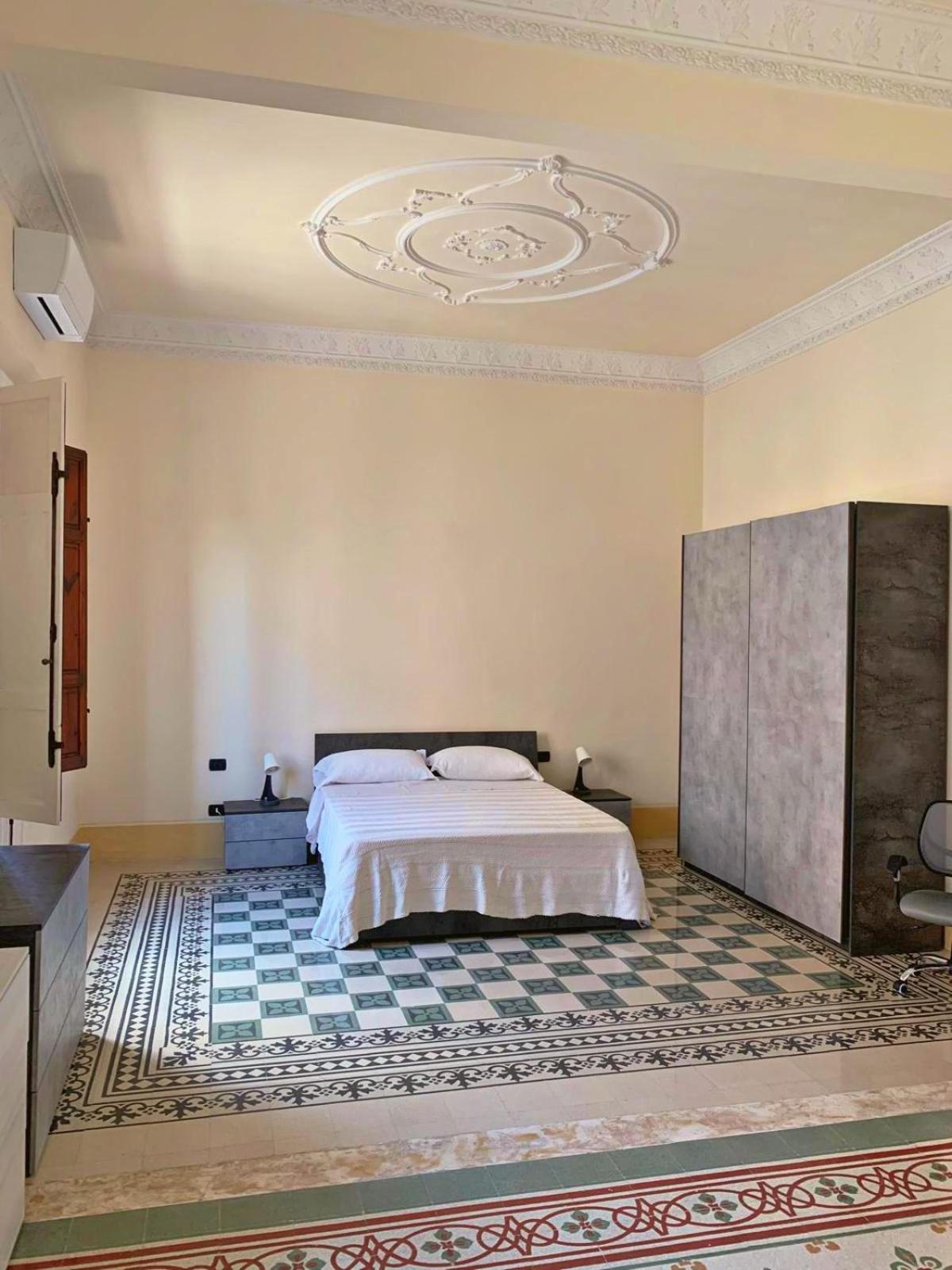 La Villa Dell'Orologio Santa Croce sull' Arno Luaran gambar